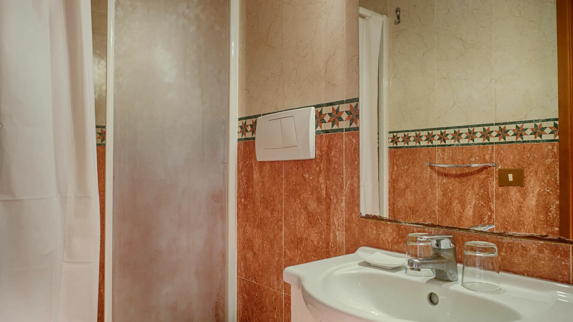 Sunny Guest House Rome 2*,  Italy